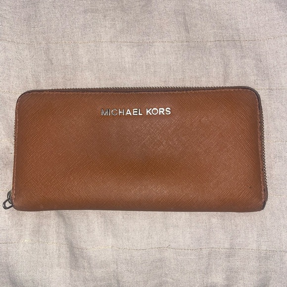 Michale Kors camel color wallet - Picture 1 of 3